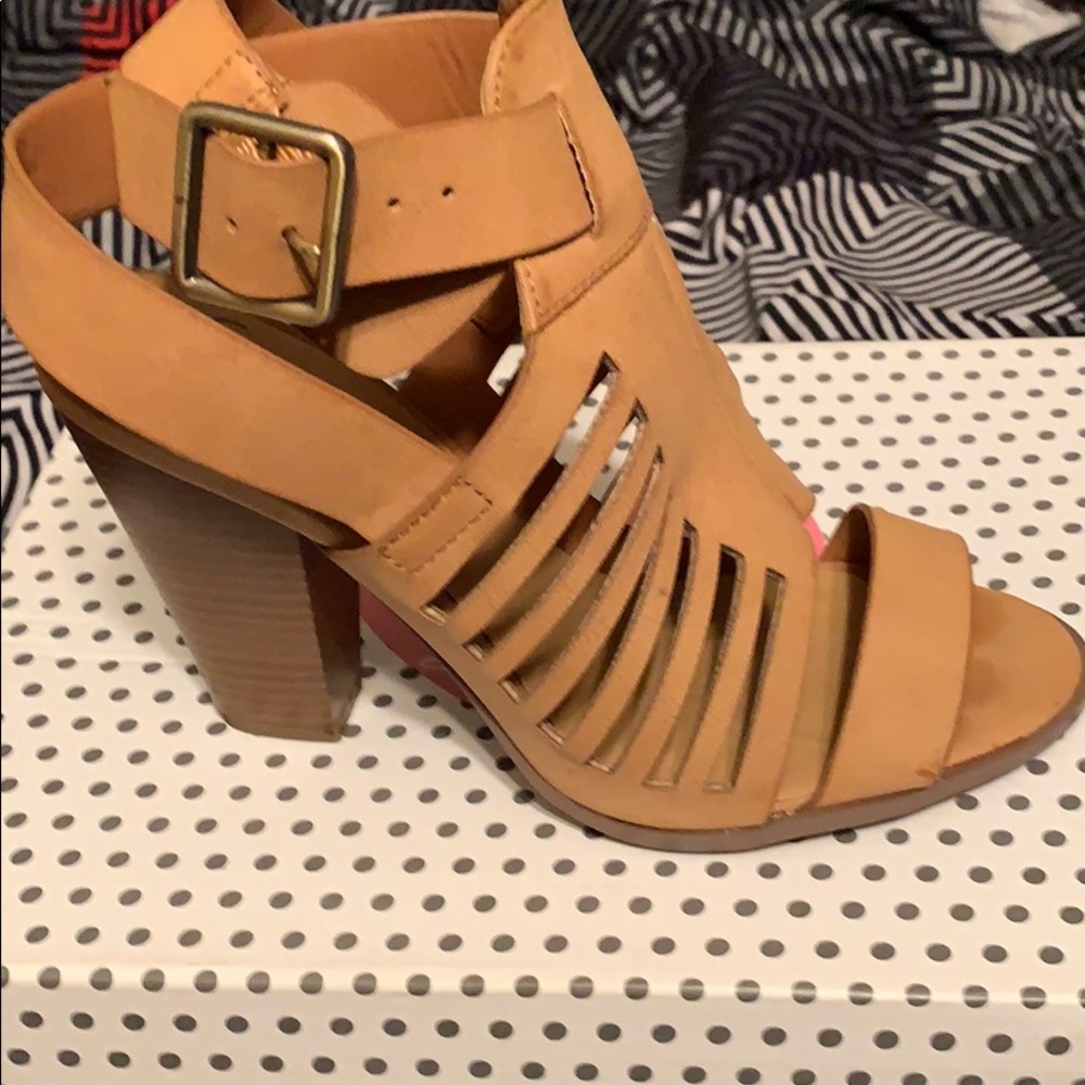 Beige Sandal - Picture 2 of 2